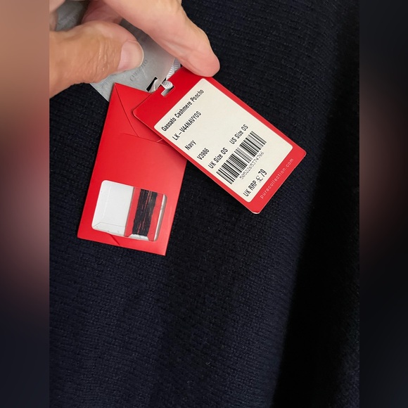 PURE Collection Cashmere Poncho (flaw) - Picture 7 of 8